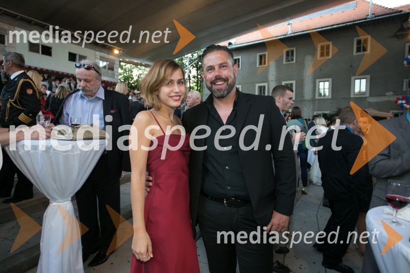  Demetra Malalan, pevka;  Danijel Malalan, igralecSprejem ob ameriškem dnevu neodvisnosti