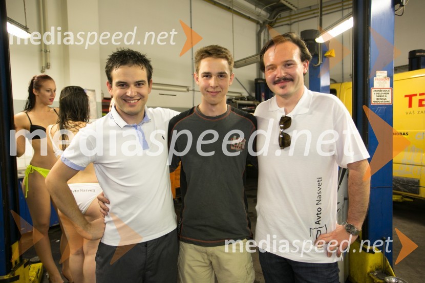  Anej Ferko, Epic Media;  Klemen Škarja;  Tom Pleskovič, urednik Avto nasvetiBikini car wash