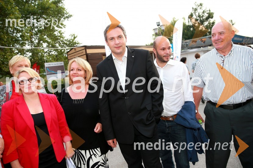 dr. Anja Kopač Mrak, ministrica za delo, družino in socialne zadeve;  Alenka Iskra, Kooperativa Dame; mag. Dejan Židan, minister za kmetijstvo in okolje;  Matevž Frangež, poslanec SD;  Jože Jagodnik22. Festival Lent: koncert Inner circle