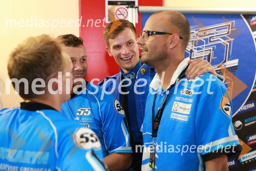  ... ;  ... ;  Matej Žagar, speedwayist (Slovenija);  ... Žagar lovi tretje mesto na stadionu Millennium