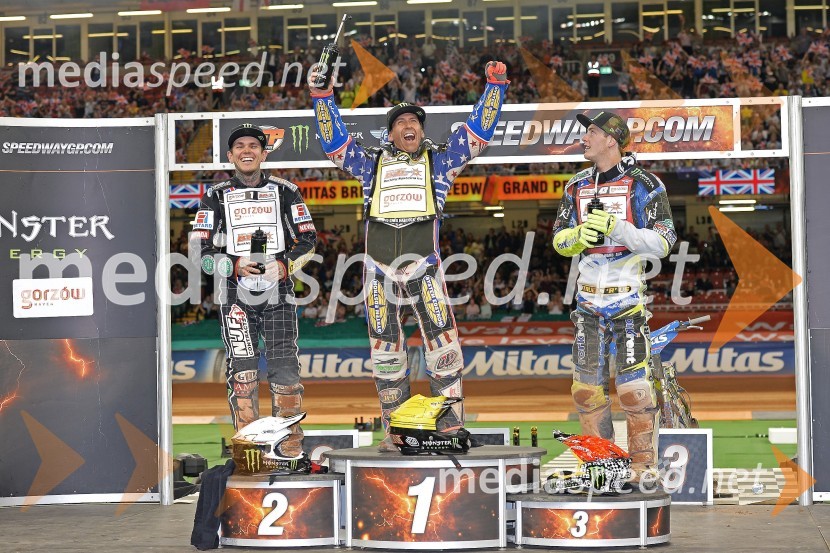  Tai  Woffinden, speedwayist (Velika Britanija);  Greg  Hancock, speedwayist (ZDA);  Darcy  Ward, speedwayist (Avstralija)Žagar nezadovoljen s šestimi točkami v Cardiffu
