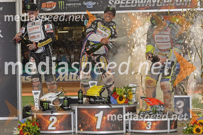  Tai  Woffinden, speedwayist (Velika Britanija);  Greg  Hancock, speedwayist (ZDA);  Darcy  Ward, speedwayist (Avstralija)Žagar nezadovoljen s šestimi točkami v Cardiffu
