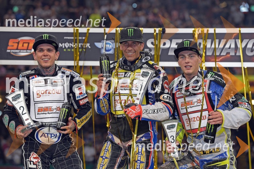  Tai  Woffinden, speedwayist (Velika Britanija);  Greg  Hancock, speedwayist (ZDA);  Darcy  Ward, speedwayist (Avstralija)Žagar nezadovoljen s šestimi točkami v Cardiffu