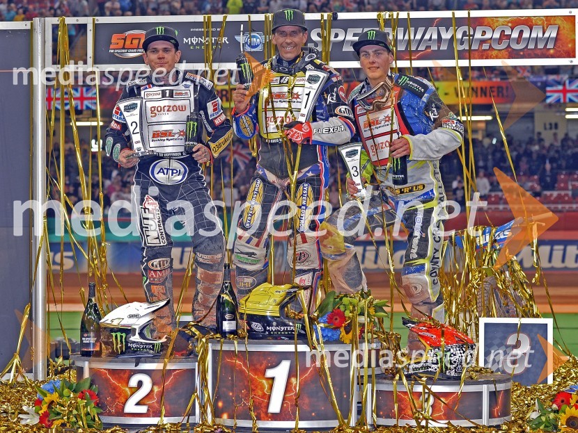  Tai  Woffinden, speedwayist (Velika Britanija);  Greg  Hancock, speedwayist (ZDA);  Darcy  Ward, speedwayist (Avstralija)Žagar nezadovoljen s šestimi točkami v Cardiffu