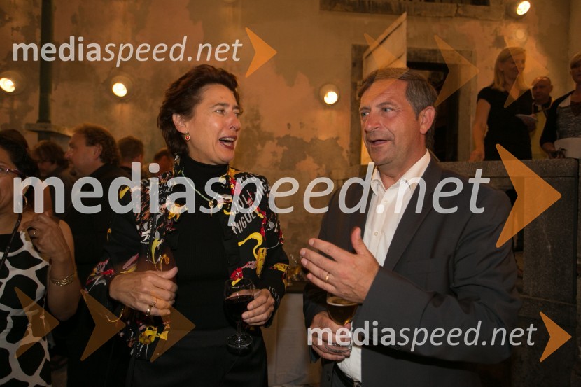  Anunciada Fernández de Córdova, veleposlanica Španije v Sloveniji;  Karl Erjavec, minister za zunanje zadeve RS, predsednik stranke DesusMaria Pages, flamenko in poezija
