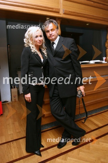 Marjan Podlesnik, koreograf s spremljevalkoPredstavitev 12 finalistk izbora Fotomodel Bernarde Marovt 2007