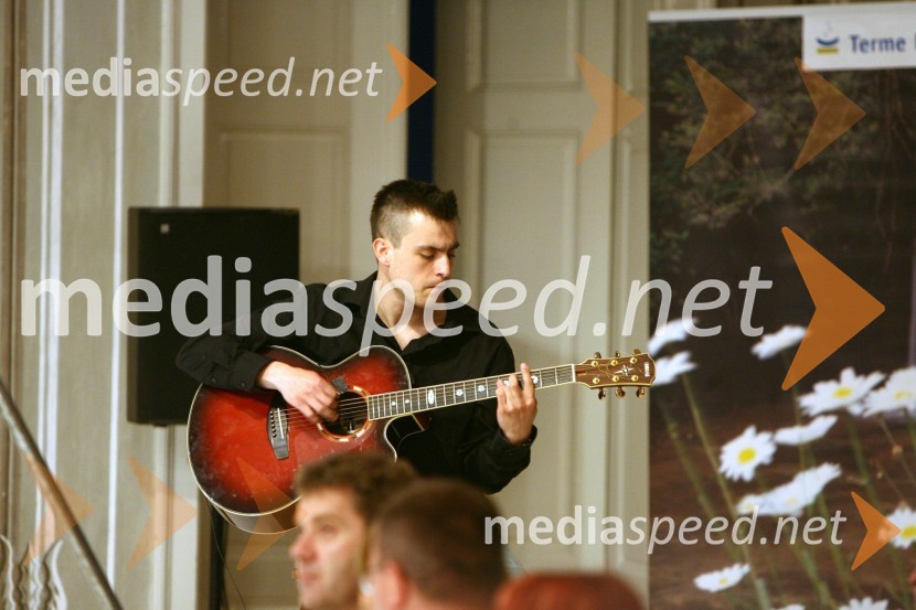 Omar Naber, pevecPredstavitev 12 finalistk izbora Fotomodel Bernarde Marovt 2007