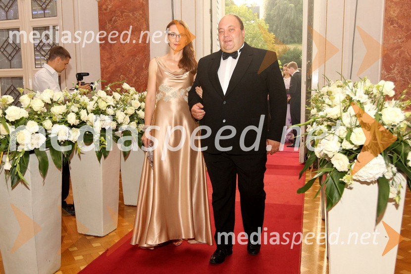  Mojca Celin, modna oblikovalka;  Jakob MarušičAnin ples 2014