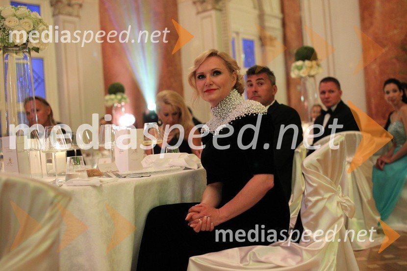  Nuša Derenda, pevkaAnin ples 2014