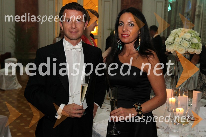  Tomaž Orešič, VaasaETT;  Tijana Orešič Barač, dr. med. specialistka dermatologijeAnin ples 2014