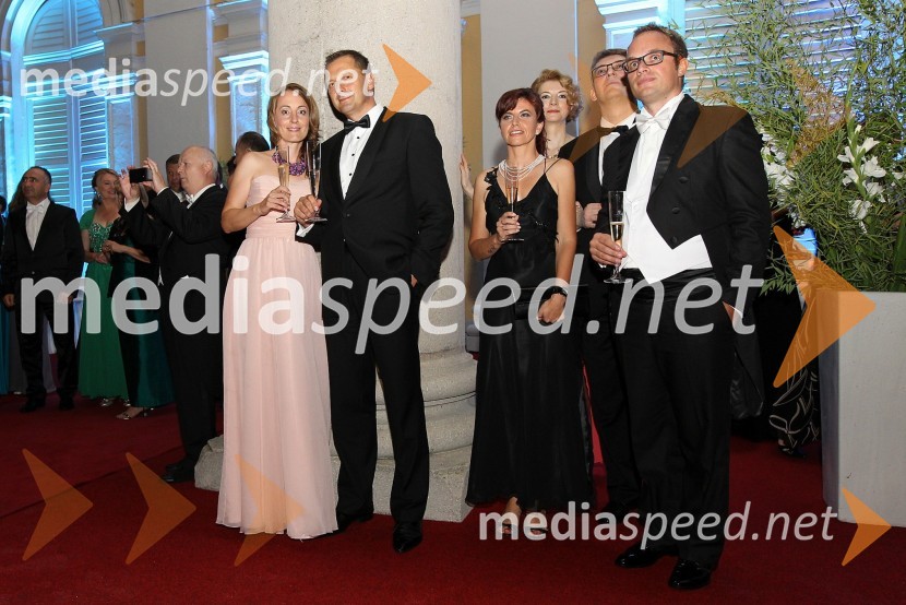  Bojana Doma Marinšek;  Emil Marinšek, direktor, podjetje Maremico;  Mojca Matko, tekačica (2628); mag. Metoda Debeljak, direktorica službe za upravljanje z zaposlenimi v Zavarovalnici Triglav, d. d. ;  Žiga Debeljak;  Martin Šabec, direktor, Hotel Aleksander Rogaška SlatinaAnin ples 2014