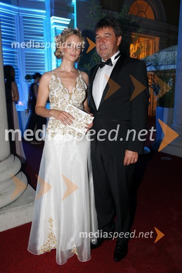  Helena Pirc, voditeljica;  Franci Baloh, direktor podjetja Baloh InternationalAnin ples 2014