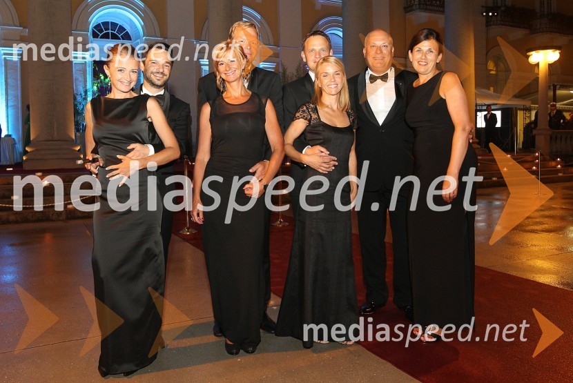  Polona Ferjančič;  Danilo Ferjančič, generalni direktor Porsche Slovenija d.o.o;  Teja Škriba;  Marko Škriba, direktor znamke Volkswagen pri Porsche Slovenija d.o.o.;  Franci Bolta, direktor znamke Audi pri podjetju Porsche Slovenija d.o.o.;  Mirjam Bolta;  Iztok Klančnik, direktor HP Slovenija;  Maja KlančnikAnin ples 2014