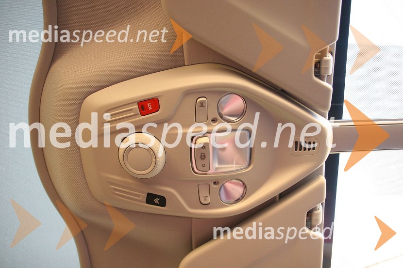 Citroën Grand C4 Picasso BlueHDi Exclusive, tipki za SOS in Citroënovo servisno asistencoCitroën Grand C4 Picasso BlueHDi Exclusive, mediaspeed test