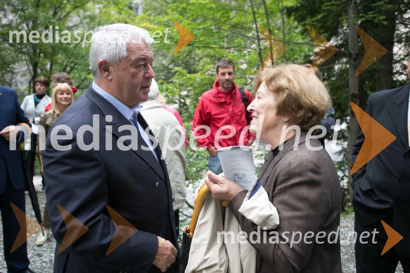  Saša Geržina, predsednik društva Rusija Slovenija;  Štefka KučanSpominska svečanost ob Ruski kapelici