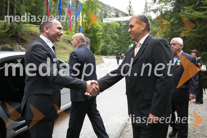  Janko  Veber, predsednik Državnega zbora;  Jure Žerjav, župan občine Kranjska GoraSpominska svečanost ob Ruski kapelici