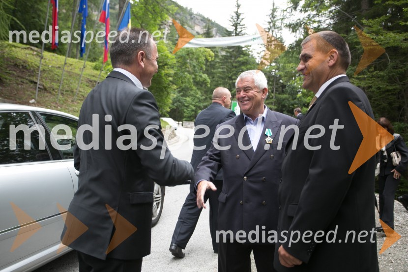  Janko  Veber, predsednik Državnega zbora;  Saša Geržina, predsednik društva Rusija Slovenija;  Jure Žerjav, župan občine Kranjska GoraSpominska svečanost ob Ruski kapelici