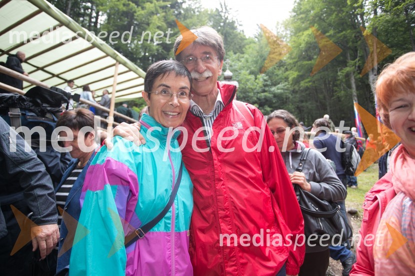 dr. Jasna Čuk, pediatrinja;  Jožko  Čuk, direktor SNG Nova GoricaSpominska svečanost ob Ruski kapelici