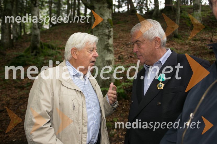  Milan Kučan, nekdanji predsednik Republike Slovenije;  Saša Geržina, predsednik društva Rusija SlovenijaSpominska svečanost ob Ruski kapelici