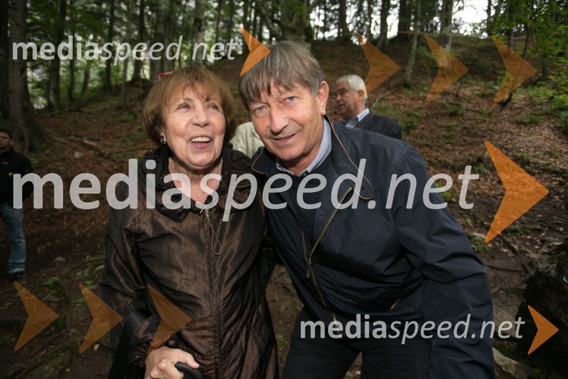  Gabi  Vogrinčič Čačinovič, psihologinja;  Geza  VogrinčičSpominska svečanost ob Ruski kapelici