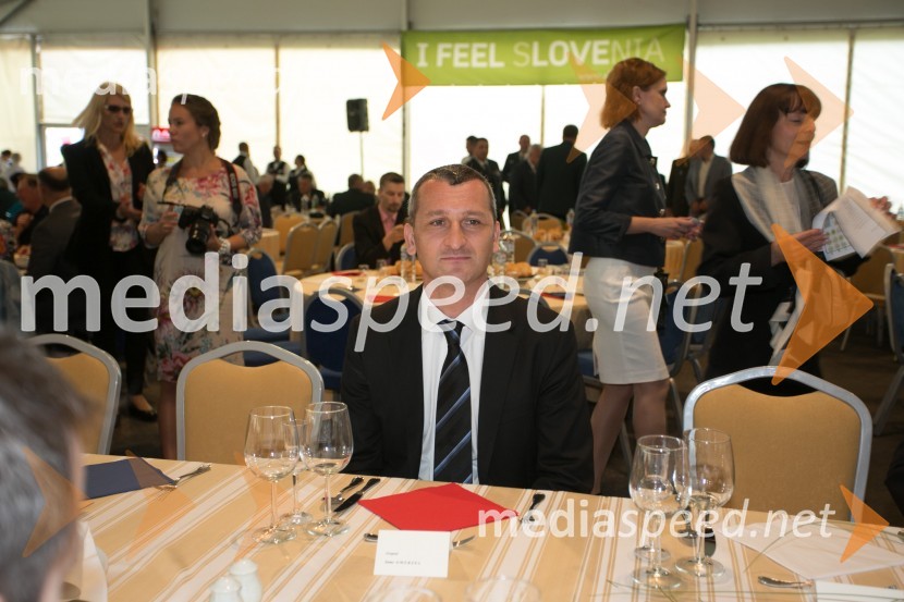  Samo Omerzel, minister za infrastrukturo in prostorSpominska svečanost ob Ruski kapelici