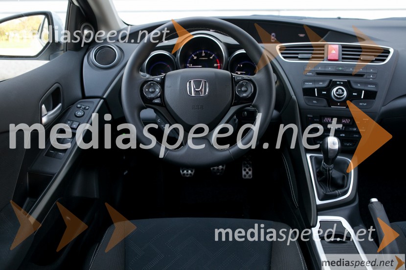Honda Civic Tourer 1.6 i-DTEC Lifestyle, počutje za volanom je odličnoHonda Civic Tourer 1.6 i-DTEC Lifestyle, mediaspeed test