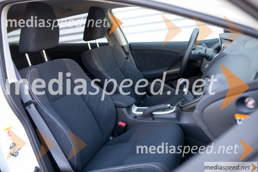 Honda Civic Tourer 1.6 i-DTEC Lifestyle, sedeži so udobniHonda Civic Tourer 1.6 i-DTEC Lifestyle, mediaspeed test