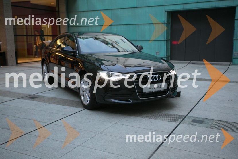 Simfonični koncert z Mednarodnim orkestrom LjubljanaSimfonični koncert z Mednarodnim orkestrom Ljubljana