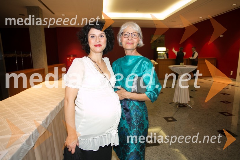  Živa Ploj Peršuh, dirigentka;  Ivanka Mulec Ploj, predsednica Glasbene matice LjubljanaSimfonični koncert z Mednarodnim orkestrom Ljubljana