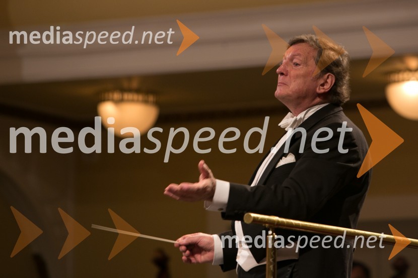  Uroš Lajovic, dirigentSimfonični koncert z Mednarodnim orkestrom Ljubljana