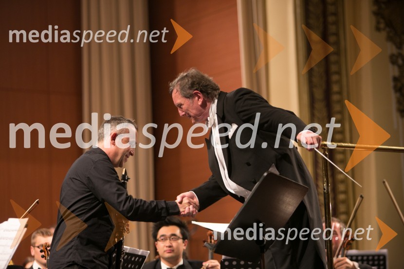  Jože Kotar, klarinetist;  Uroš Lajovic, dirigentSimfonični koncert z Mednarodnim orkestrom Ljubljana