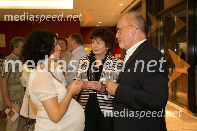  Živa Ploj Peršuh, dirigentka;  Barbara Reich;  Robert Reich, veleposlanik Švice v SlovenijiSimfonični koncert z Mednarodnim orkestrom Ljubljana