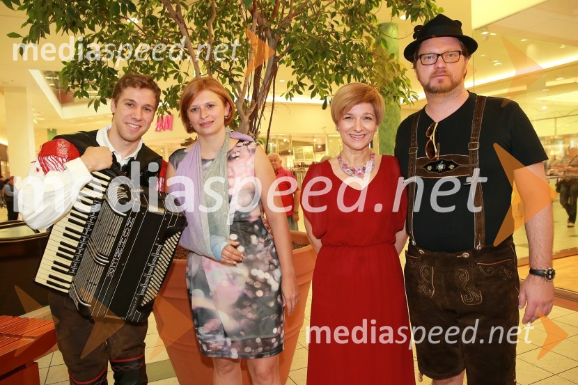  Sašo  Avsenik, glasbenik;  Simona Mandl, center manager Europark;  Petra Romih, vodja marketinga Europark;  Jurij  Zrnec, igralecEuropark praznuje 14. rojstni dan