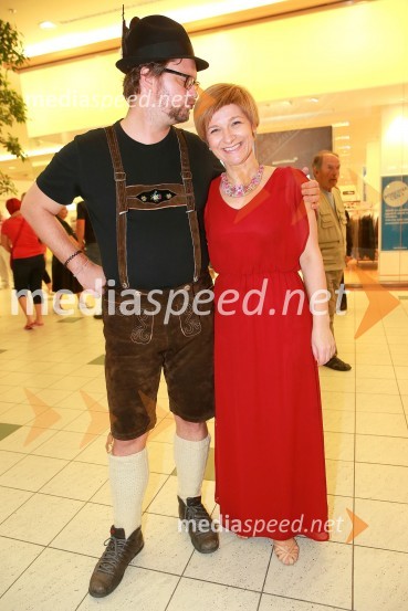  Jurij  Zrnec, igralec;  Petra Romih, vodja marketinga EuroparkEuropark praznuje 14. rojstni dan