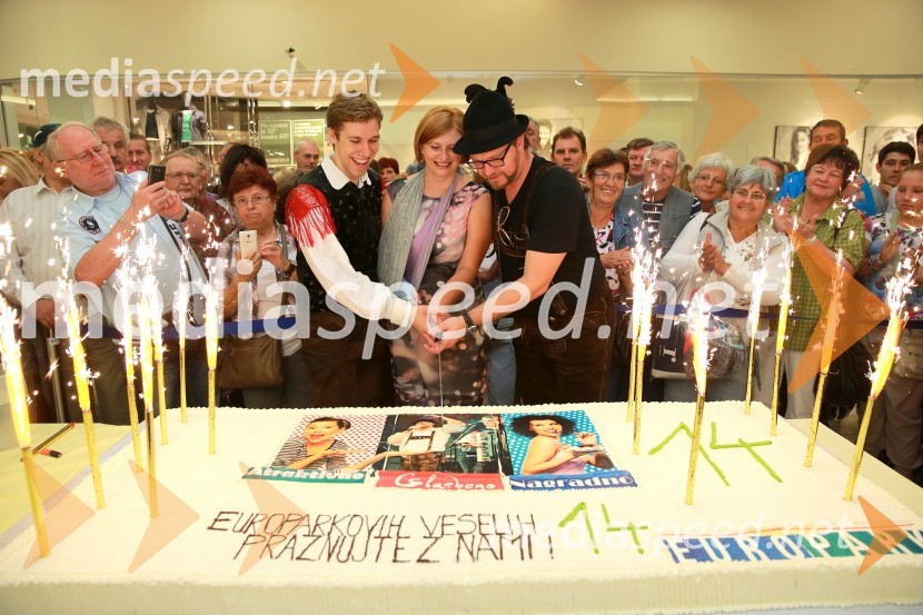  Sašo  Avsenik, glasbenik;  Simona Mandl, center manager Europark;  Jurij  Zrnec, igralecEuropark praznuje 14. rojstni dan