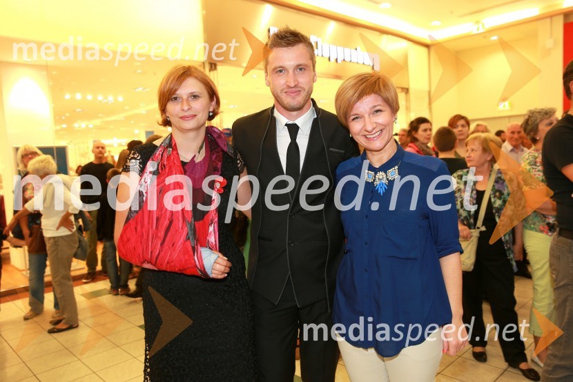  Simona Mandl, center manager Europark;  Denis Avdić, voditelj;  Petra Romih, vodja marketinga EuroparkEuropark praznuje 14. rojstni dan