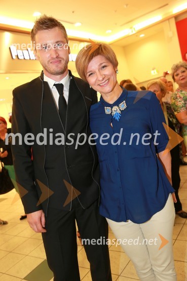  Denis Avdić, voditelj;  Petra Romih, vodja marketinga EuroparkEuropark praznuje 14. rojstni dan