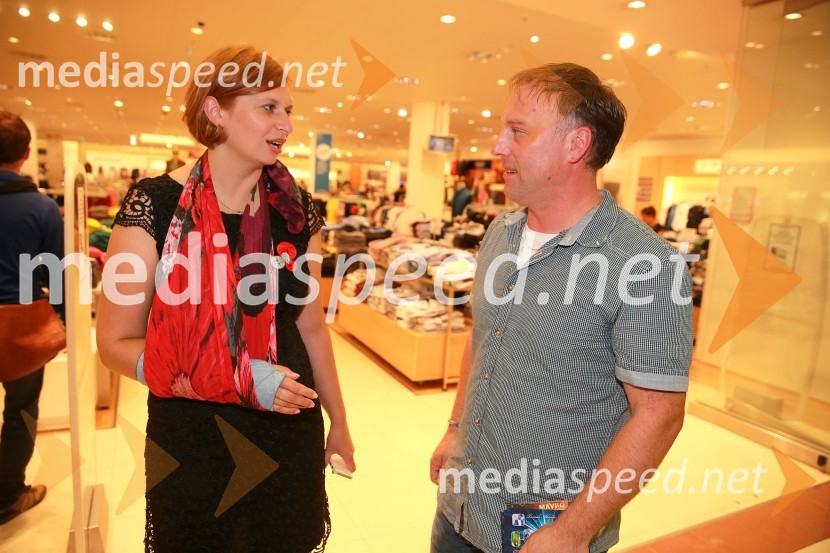  Simona Mandl, center manager Europark;  Tomaž  Ahačič, pevecEuropark praznuje 14. rojstni dan