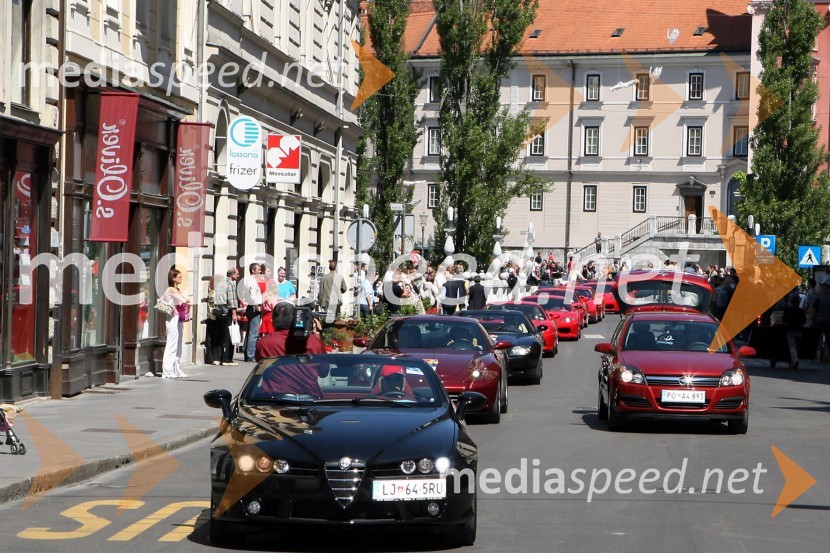 Ferrarijeva štafetaFerrarijeva štafeta ob 60. obletnici avtomobila Ferrari