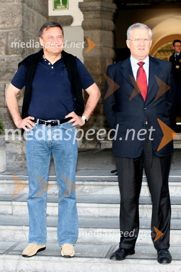 Zoran Jankovič, župan Ljubljane in Daniele Verga, italijanski veleposlanikFerrarijeva štafeta ob 60. obletnici avtomobila Ferrari