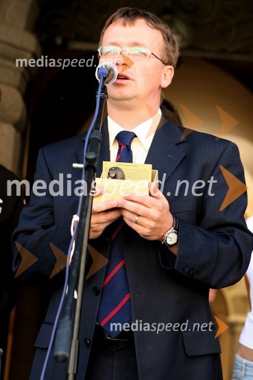 Damijan Vuk, direktor podjetja Avto Triglav d.o.o.Ferrarijeva štafeta ob 60. obletnici avtomobila Ferrari