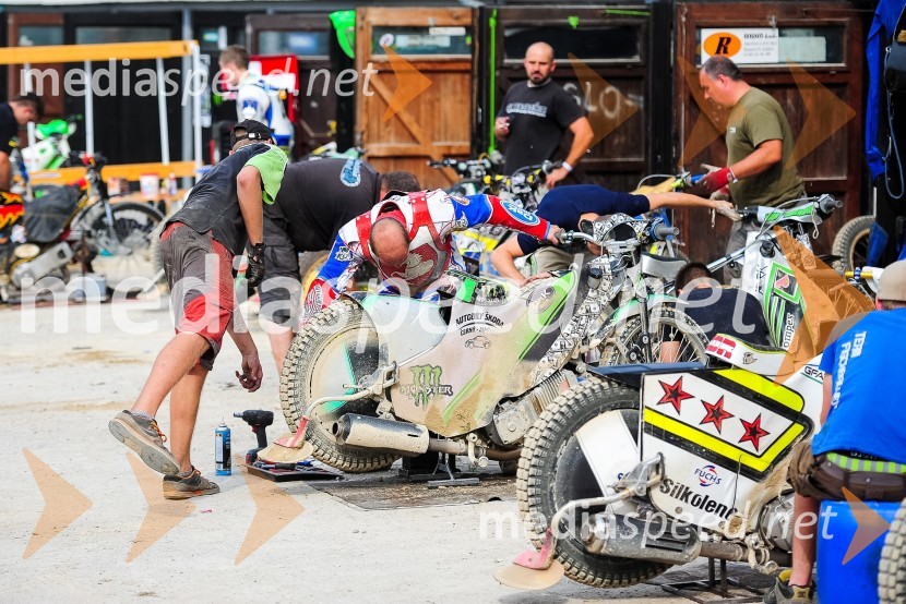 Finalna dirka mednarodnega tekmovanja parov