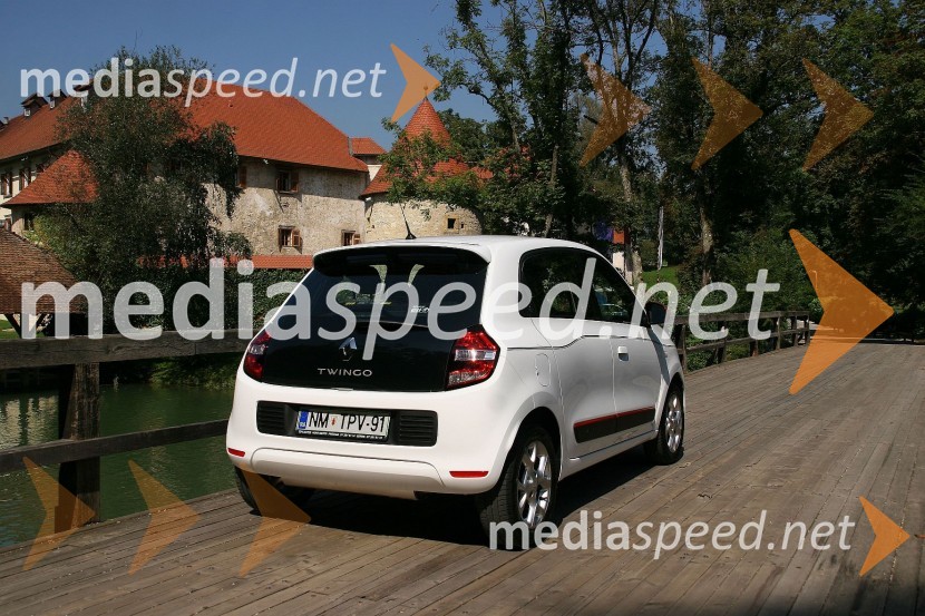 Novi Renault Twingo, zadek spominja na legendarni R5 turboNovi Renault Twingo, slovenska predstavitev