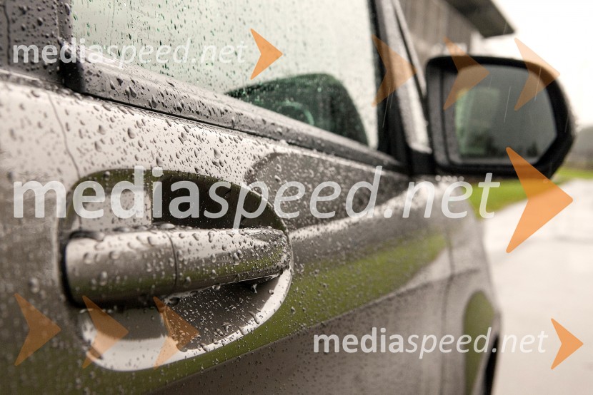 Mercedes razred VMercedes Benz predstavlja razred V