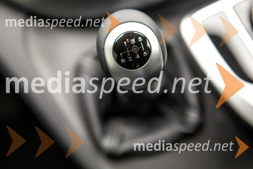 Mercedes razred VMercedes Benz predstavlja razred V