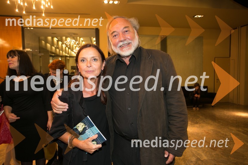  Darja Hlavka Godina, glasbena oblikovalka;  Karpo Godina, režiserZlata čeveljčka, premiera predstave