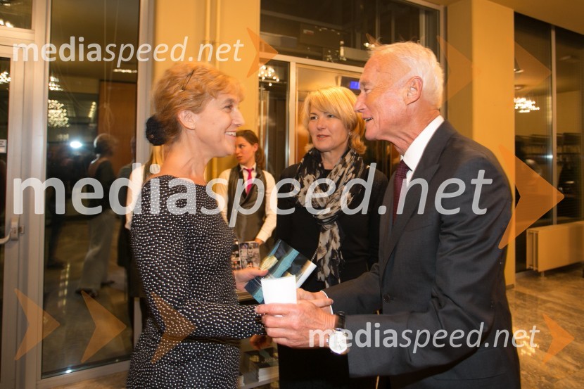  Barbara Hieng Samobor, direktorica MGL;  Janez  Pergar, prokurist NP ConsultingZlata čeveljčka, premiera predstave