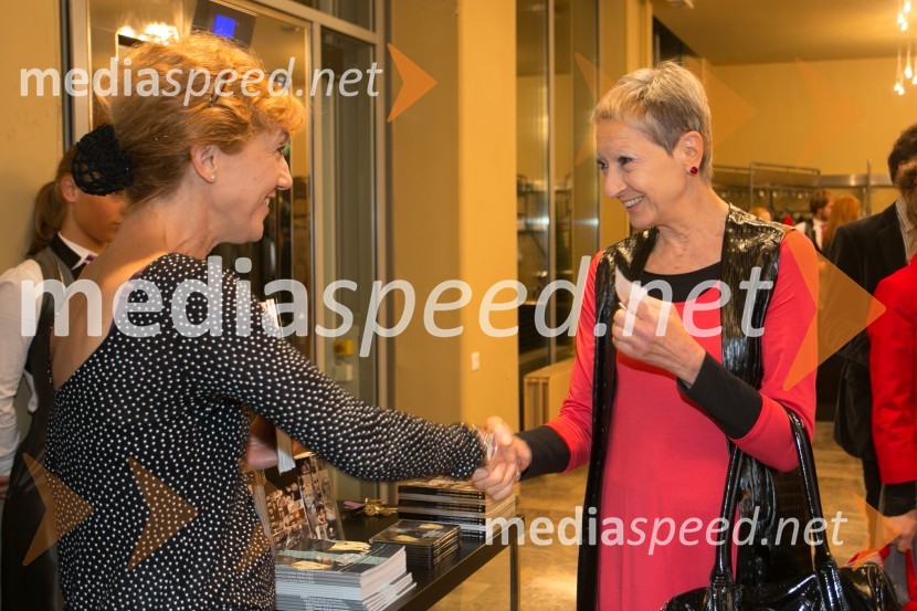  Barbara Hieng Samobor, direktorica MGL;  Alenka Pirjevec, Združenje dramskih umetnikov SlovenijeZlata čeveljčka, premiera predstave
