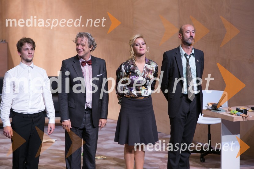  Jernej Gašperin, igralec MGL;  Milan Štefe, igralec;  Karin Komljanec, igralka;  Boris  Ostan, igralecZlata čeveljčka, premiera predstave