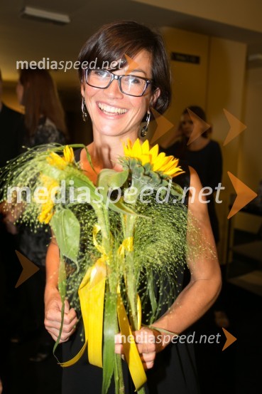  Simona  Belle, služba za stike z javnostmi MGLZlata čeveljčka, premiera predstave